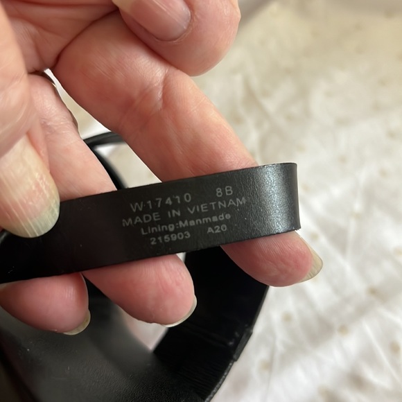 Women’s Cole Haan Flavia Grand black leather sandals. Like New. Size 8 - Picture 6 of 8